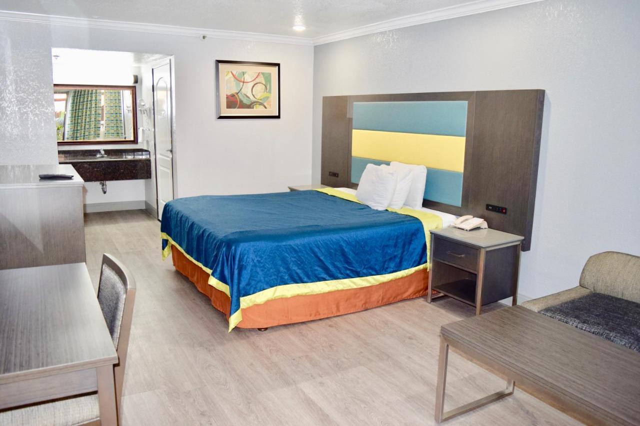 Budget Inn Ла-Пуэнте Экстерьер фото