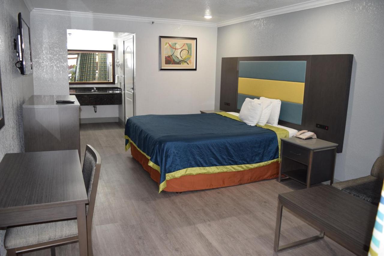 Budget Inn Ла-Пуэнте Экстерьер фото