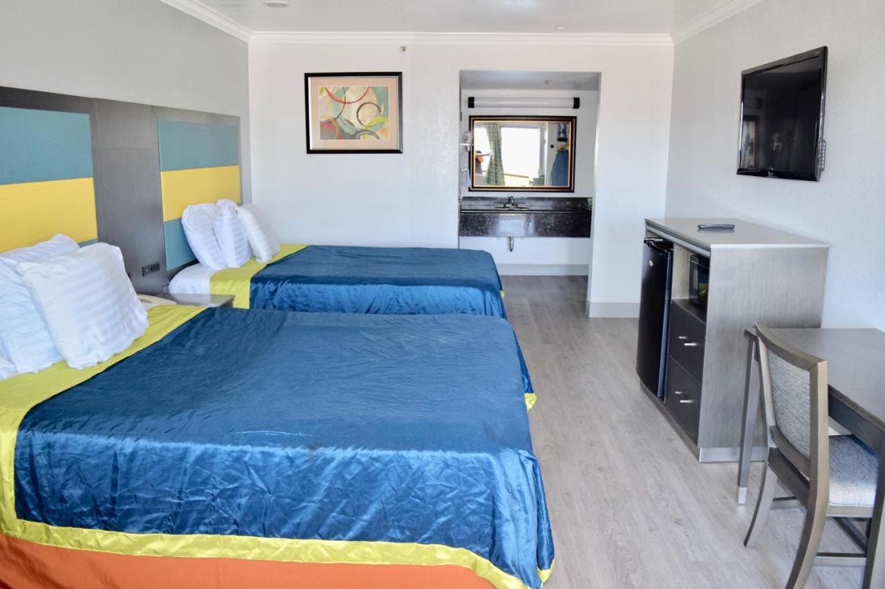 Budget Inn Ла-Пуэнте Экстерьер фото