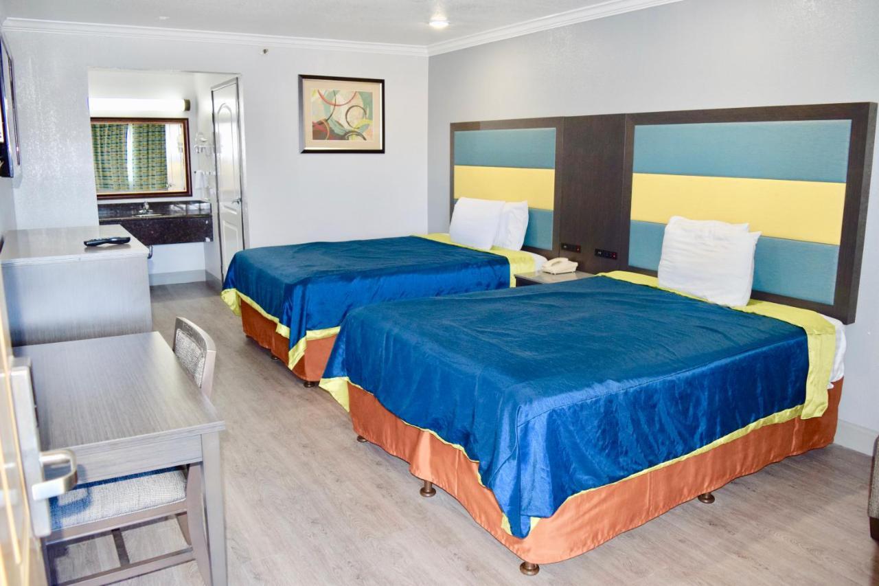 Budget Inn Ла-Пуэнте Экстерьер фото