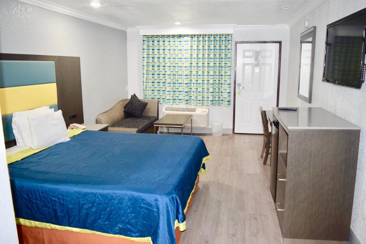 Budget Inn Ла-Пуэнте Экстерьер фото