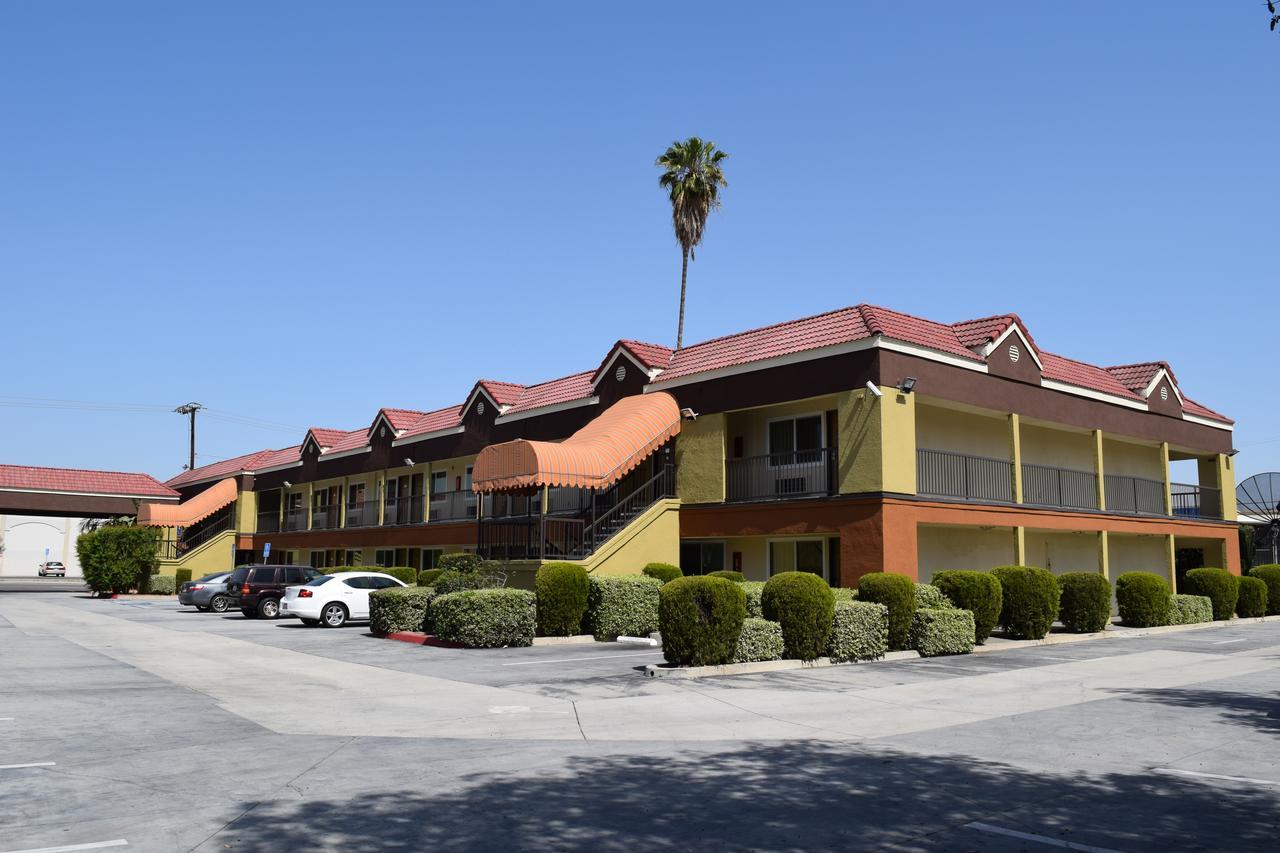 Budget Inn Ла-Пуэнте Экстерьер фото